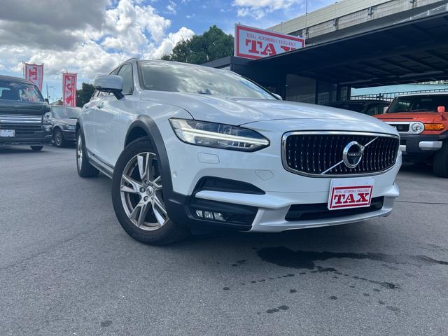 Ｖ９０ クロスカントリー　Ｄ４　ＡＷＤ　モメンタム　スマートキー　ベージュ本革シート　純正ＨＤＤナビ　フルセグＴＶ　３６０℃カメラ　シートヒーター　パワーシート　ＥＴＣ　電子パーキングブレーキ　Ｂｌｕｅｔｏｏｔｈ機能　ドライブレコーダー（26枚目）