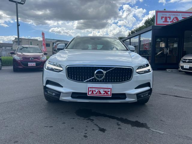 Ｖ９０ クロスカントリー　Ｄ４　ＡＷＤ　モメンタム　スマートキー　ベージュ本革シート　純正ＨＤＤナビ　フルセグＴＶ　３６０℃カメラ　シートヒーター　パワーシート　ＥＴＣ　電子パーキングブレーキ　Ｂｌｕｅｔｏｏｔｈ機能　ドライブレコーダー（30枚目）