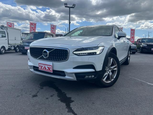 Ｖ９０ クロスカントリー　Ｄ４　ＡＷＤ　モメンタム　スマートキー　ベージュ本革シート　純正ＨＤＤナビ　フルセグＴＶ　３６０℃カメラ　シートヒーター　パワーシート　ＥＴＣ　電子パーキングブレーキ　Ｂｌｕｅｔｏｏｔｈ機能　ドライブレコーダー（32枚目）