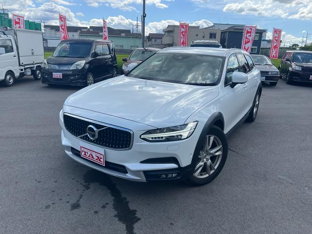 Ｖ９０ クロスカントリー　Ｄ４　ＡＷＤ　モメンタム　スマートキー　ベージュ本革シート　純正ＨＤＤナビ　フルセグＴＶ　３６０℃カメラ　シートヒーター　パワーシート　ＥＴＣ　電子パーキングブレーキ　Ｂｌｕｅｔｏｏｔｈ機能　ドライブレコーダー（33枚目）