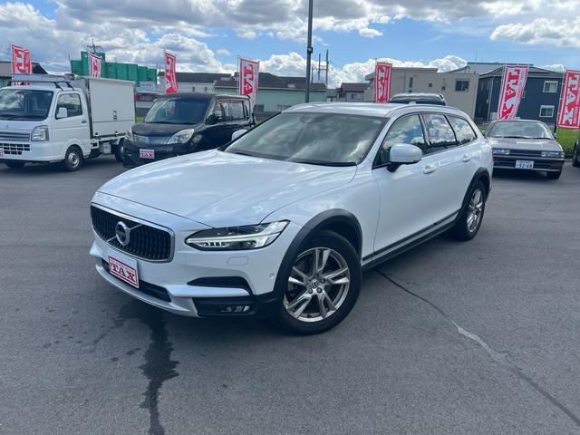 Ｖ９０ クロスカントリー　Ｄ４　ＡＷＤ　モメンタム　スマートキー　ベージュ本革シート　純正ＨＤＤナビ　フルセグＴＶ　３６０℃カメラ　シートヒーター　パワーシート　ＥＴＣ　電子パーキングブレーキ　Ｂｌｕｅｔｏｏｔｈ機能　ドライブレコーダー（34枚目）