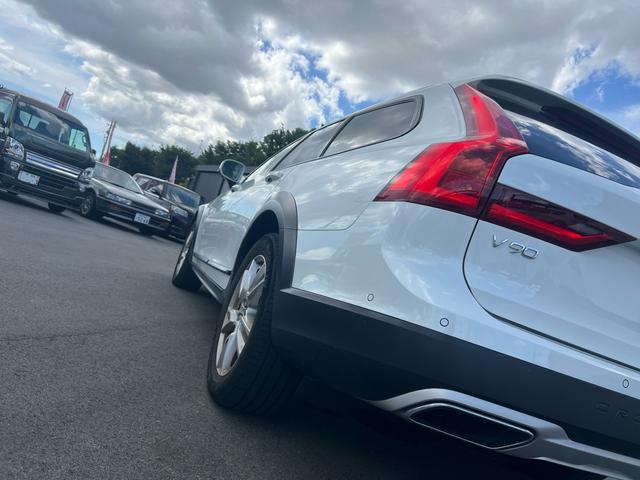Ｖ９０ クロスカントリー　Ｄ４　ＡＷＤ　モメンタム　スマートキー　ベージュ本革シート　純正ＨＤＤナビ　フルセグＴＶ　３６０℃カメラ　シートヒーター　パワーシート　ＥＴＣ　電子パーキングブレーキ　Ｂｌｕｅｔｏｏｔｈ機能　ドライブレコーダー（47枚目）