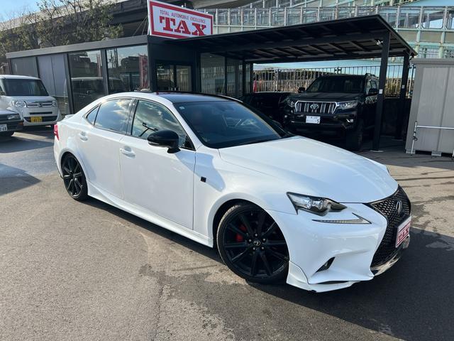 ＩＳ ＩＳ３００ｈ　Ｆスポーツ　車高調　ＴＲＤフルエアロ　マフラー　赤革シート　ベンチレーション　純正ナビ　フルセグＴＶ　バックカメラ　Ｂｌｕｅｔｏｏｔｈ機能　スマートキー　プッシュスタート　ドライブレコーダー　ＥＴＣ（4枚目）