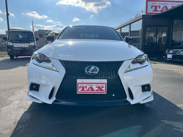ＩＳ ＩＳ３００ｈ　Ｆスポーツ　車高調　ＴＲＤフルエアロ　マフラー　赤革シート　ベンチレーション　純正ナビ　フルセグＴＶ　バックカメラ　Ｂｌｕｅｔｏｏｔｈ機能　スマートキー　プッシュスタート　ドライブレコーダー　ＥＴＣ（6枚目）