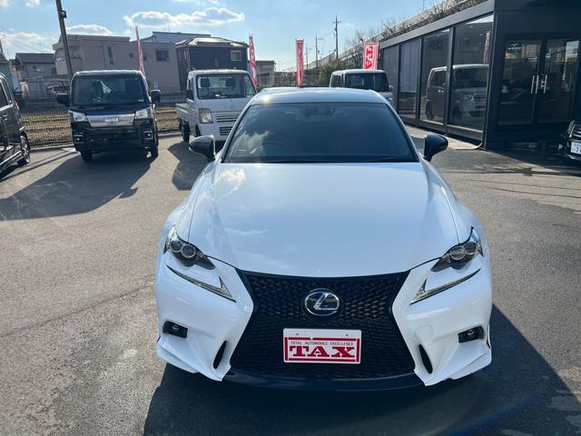 ＩＳ ＩＳ３００ｈ　Ｆスポーツ　車高調　ＴＲＤフルエアロ　マフラー　赤革シート　ベンチレーション　純正ナビ　フルセグＴＶ　バックカメラ　Ｂｌｕｅｔｏｏｔｈ機能　スマートキー　プッシュスタート　ドライブレコーダー　ＥＴＣ（7枚目）