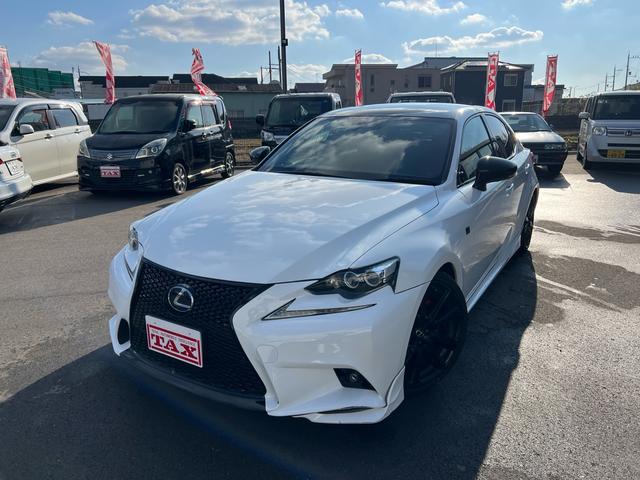 ＩＳ ＩＳ３００ｈ　Ｆスポーツ　車高調　ＴＲＤフルエアロ　マフラー　赤革シート　ベンチレーション　純正ナビ　フルセグＴＶ　バックカメラ　Ｂｌｕｅｔｏｏｔｈ機能　スマートキー　プッシュスタート　ドライブレコーダー　ＥＴＣ（9枚目）