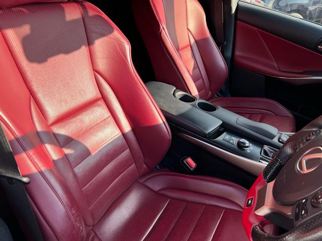 ＩＳ ＩＳ３００ｈ　Ｆスポーツ　車高調　ＴＲＤフルエアロ　マフラー　赤革シート　ベンチレーション　純正ナビ　フルセグＴＶ　バックカメラ　Ｂｌｕｅｔｏｏｔｈ機能　スマートキー　プッシュスタート　ドライブレコーダー　ＥＴＣ（19枚目）