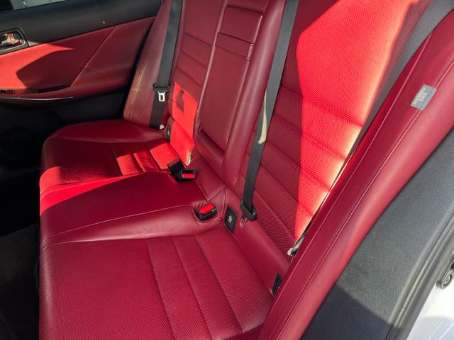 ＩＳ ＩＳ３００ｈ　Ｆスポーツ　車高調　ＴＲＤフルエアロ　マフラー　赤革シート　ベンチレーション　純正ナビ　フルセグＴＶ　バックカメラ　Ｂｌｕｅｔｏｏｔｈ機能　スマートキー　プッシュスタート　ドライブレコーダー　ＥＴＣ（22枚目）