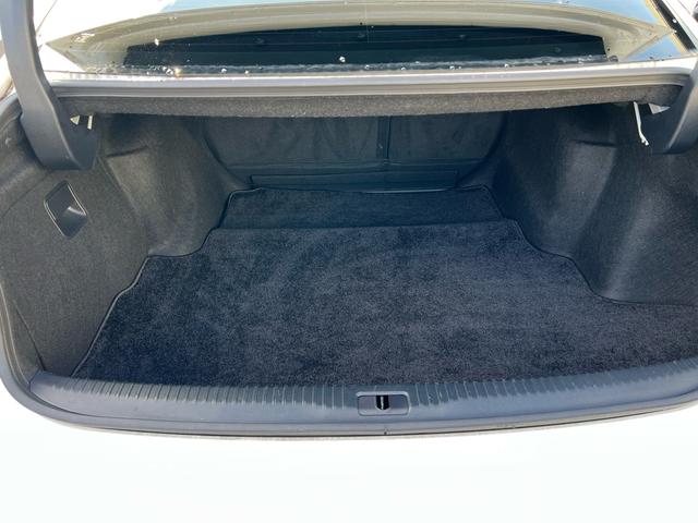 ＩＳ ＩＳ３００ｈ　Ｆスポーツ　車高調　ＴＲＤフルエアロ　マフラー　赤革シート　ベンチレーション　純正ナビ　フルセグＴＶ　バックカメラ　Ｂｌｕｅｔｏｏｔｈ機能　スマートキー　プッシュスタート　ドライブレコーダー　ＥＴＣ（23枚目）