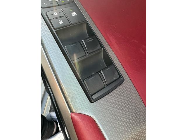 ＩＳ ＩＳ３００ｈ　Ｆスポーツ　車高調　ＴＲＤフルエアロ　マフラー　赤革シート　ベンチレーション　純正ナビ　フルセグＴＶ　バックカメラ　Ｂｌｕｅｔｏｏｔｈ機能　スマートキー　プッシュスタート　ドライブレコーダー　ＥＴＣ（36枚目）