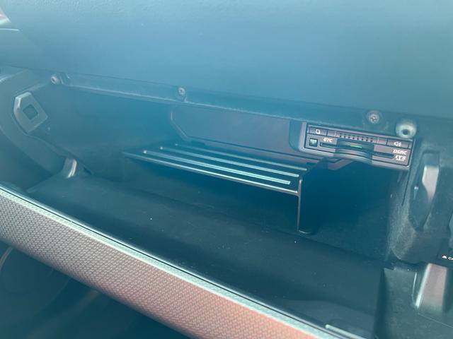 ＩＳ ＩＳ３００ｈ　Ｆスポーツ　車高調　ＴＲＤフルエアロ　マフラー　赤革シート　ベンチレーション　純正ナビ　フルセグＴＶ　バックカメラ　Ｂｌｕｅｔｏｏｔｈ機能　スマートキー　プッシュスタート　ドライブレコーダー　ＥＴＣ（42枚目）