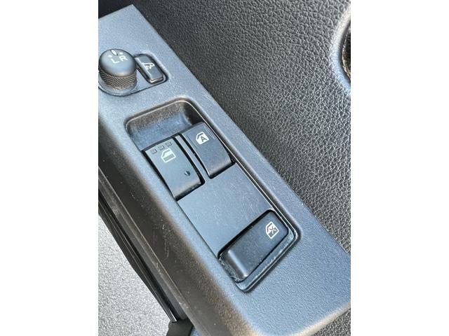 ピクシストラック エクストラ　フロアオートマ　スマートキー　プッシュスタート　アイドリングストップ　カラー電動格納ミラー　三方開　パワーウインドウ　ＥＴＣ　ドライブレコーダー　スマートアシスト　クリアランスソナー（31枚目）