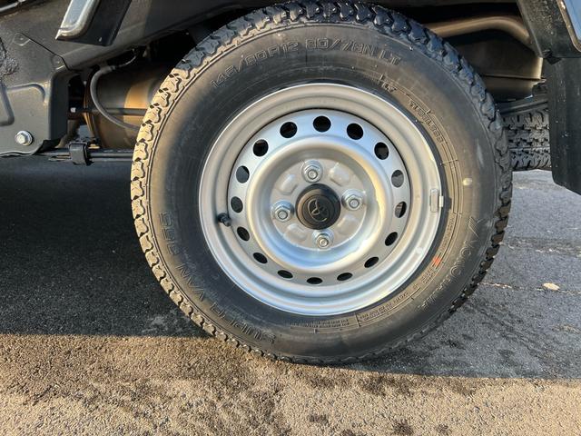 ピクシストラック エクストラ　フロアオートマ　スマートキー　プッシュスタート　アイドリングストップ　カラー電動格納ミラー　三方開　パワーウインドウ　ＥＴＣ　ドライブレコーダー　スマートアシスト　クリアランスソナー（42枚目）