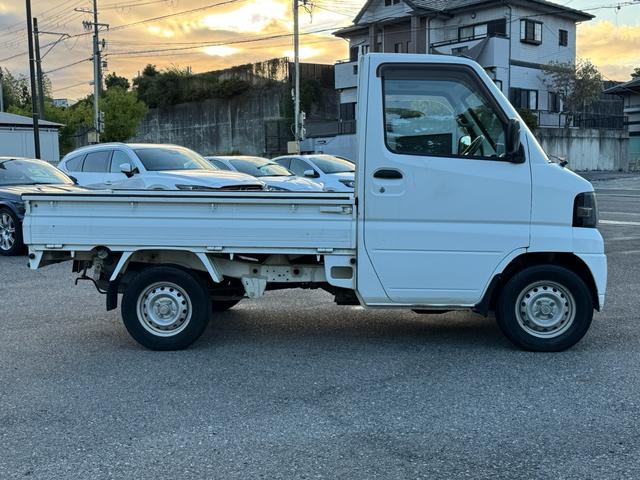 クリッパートラック 　１年間走行距離無制限保証　ユーザー買取　エアコン　パワステ　オートマ　３方開き　３ＡＴ　レベライザー　車検令和８年３月まで　走行１１８１２１ｋｍ（10枚目）