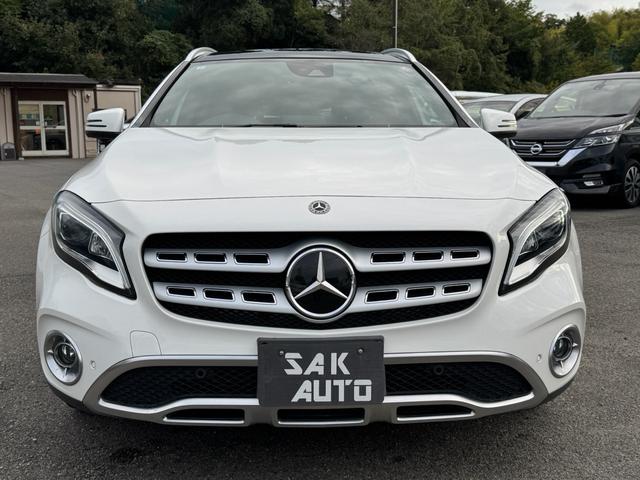 ＧＬＡクラス ＧＬＡ１８０　６ヶ月走行距離無制限保証　パノラミックスライディングルーフ　シートヒーター　ＢＳＭ　スマートキー　パワーバックドア　レーダーセーフティパッケージ　バックカメラ　黒革シート　ハーマンカードン（2枚目）