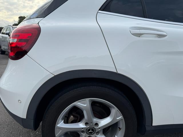 ＧＬＡクラス ＧＬＡ１８０　６ヶ月走行距離無制限保証　パノラミックスライディングルーフ　シートヒーター　ＢＳＭ　スマートキー　パワーバックドア　レーダーセーフティパッケージ　バックカメラ　黒革シート　ハーマンカードン（23枚目）