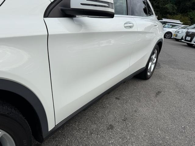 ＧＬＡクラス ＧＬＡ１８０　６ヶ月走行距離無制限保証　パノラミックスライディングルーフ　シートヒーター　ＢＳＭ　スマートキー　パワーバックドア　レーダーセーフティパッケージ　バックカメラ　黒革シート　ハーマンカードン（30枚目）
