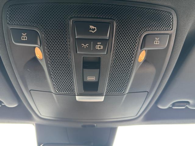 ＧＬＡクラス ＧＬＡ１８０　６ヶ月走行距離無制限保証　パノラミックスライディングルーフ　シートヒーター　ＢＳＭ　スマートキー　パワーバックドア　レーダーセーフティパッケージ　バックカメラ　黒革シート　ハーマンカードン（57枚目）