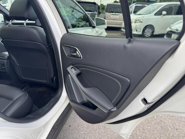 ＧＬＡクラス ＧＬＡ１８０　６ヶ月走行距離無制限保証　パノラミックスライディングルーフ　シートヒーター　ＢＳＭ　スマートキー　パワーバックドア　レーダーセーフティパッケージ　バックカメラ　黒革シート　ハーマンカードン（73枚目）