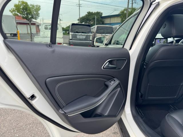 ＧＬＡクラス ＧＬＡ１８０　６ヶ月走行距離無制限保証　パノラミックスライディングルーフ　シートヒーター　ＢＳＭ　スマートキー　パワーバックドア　レーダーセーフティパッケージ　バックカメラ　黒革シート　ハーマンカードン（76枚目）