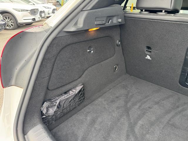 ＧＬＡクラス ＧＬＡ１８０　６ヶ月走行距離無制限保証　パノラミックスライディングルーフ　シートヒーター　ＢＳＭ　スマートキー　パワーバックドア　レーダーセーフティパッケージ　バックカメラ　黒革シート　ハーマンカードン（77枚目）