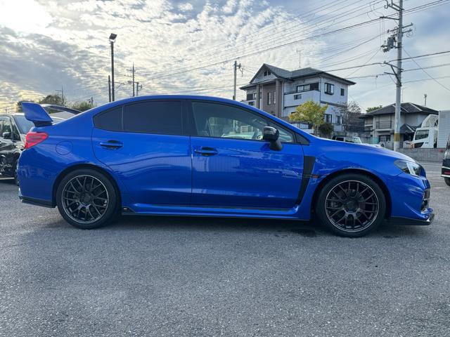 WRX S4 2.0GT-Sアイサイト 1年間走行距離無制限保証 大型リアスポイラー ユーザー買取 スマートキー RAYS18インチHOMURAアルミ ステリングリモコン BSM リアSTIディフーザー カーボンパーツ ドラレコ(10枚目)