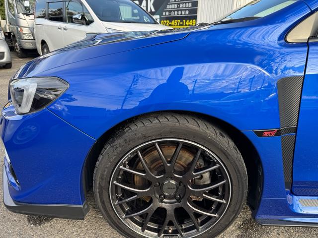 WRX S4 2.0GT-Sアイサイト 1年間走行距離無制限保証 大型リアスポイラー ユーザー買取 スマートキー RAYS18インチHOMURAアルミ ステリングリモコン BSM リアSTIディフーザー カーボンパーツ ドラレコ(34枚目)
