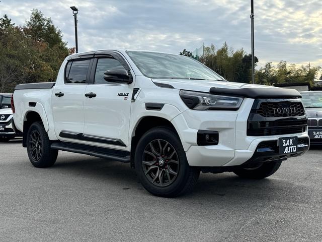 ハイラックス Ｚ　ＧＲスポーツ　ワンオーナー　ユーザー買取　８インチディスプレイオーディオ　ナビ　衝突軽減ブレーキ　全方位カメラ　ＬＥＤヘッドランプ　ハードトノカバー　ＧＲサイドステップ　ＧＲドレスアップマフラー　パールホワイト（9枚目）