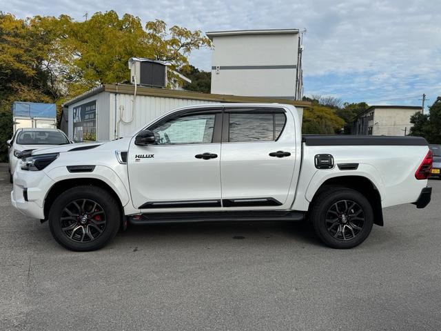 ハイラックス Ｚ　ＧＲスポーツ　ワンオーナー　ユーザー買取　８インチディスプレイオーディオ　ナビ　衝突軽減ブレーキ　全方位カメラ　ＬＥＤヘッドランプ　ハードトノカバー　ＧＲサイドステップ　ＧＲドレスアップマフラー　パールホワイト（14枚目）