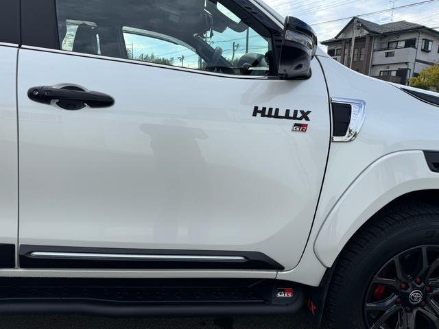 ハイラックス Ｚ　ＧＲスポーツ　ワンオーナー　ユーザー買取　８インチディスプレイオーディオ　ナビ　衝突軽減ブレーキ　全方位カメラ　ＬＥＤヘッドランプ　ハードトノカバー　ＧＲサイドステップ　ＧＲドレスアップマフラー　パールホワイト（20枚目）
