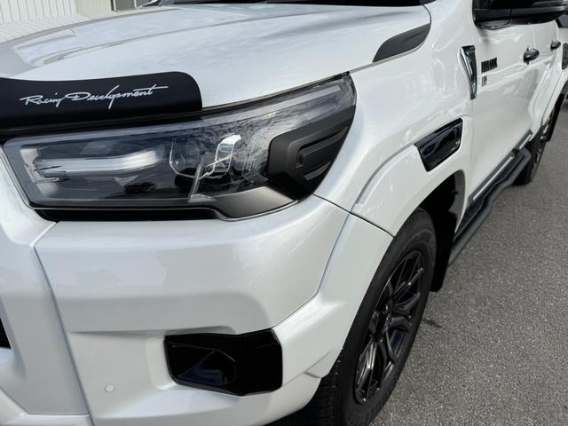 ハイラックス Ｚ　ＧＲスポーツ　ワンオーナー　ユーザー買取　８インチディスプレイオーディオ　ナビ　衝突軽減ブレーキ　全方位カメラ　ＬＥＤヘッドランプ　ハードトノカバー　ＧＲサイドステップ　ＧＲドレスアップマフラー　パールホワイト（29枚目）