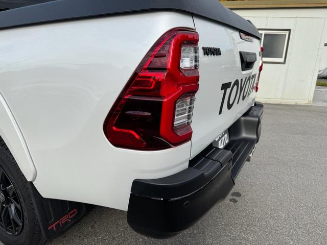 ハイラックス Ｚ　ＧＲスポーツ　ワンオーナー　ユーザー買取　８インチディスプレイオーディオ　ナビ　衝突軽減ブレーキ　全方位カメラ　ＬＥＤヘッドランプ　ハードトノカバー　ＧＲサイドステップ　ＧＲドレスアップマフラー　パールホワイト（37枚目）