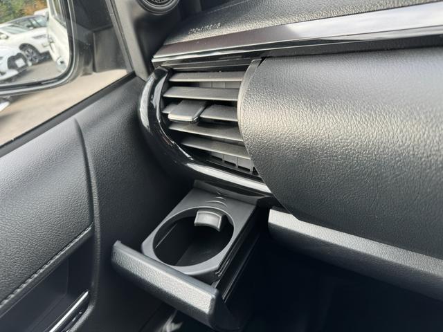 ハイラックス Ｚ　ＧＲスポーツ　ワンオーナー　ユーザー買取　８インチディスプレイオーディオ　ナビ　衝突軽減ブレーキ　全方位カメラ　ＬＥＤヘッドランプ　ハードトノカバー　ＧＲサイドステップ　ＧＲドレスアップマフラー　パールホワイト（63枚目）