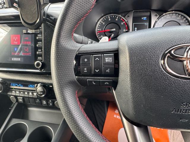 ハイラックス Ｚ　ＧＲスポーツ　ワンオーナー　ユーザー買取　８インチディスプレイオーディオ　ナビ　衝突軽減ブレーキ　全方位カメラ　ＬＥＤヘッドランプ　ハードトノカバー　ＧＲサイドステップ　ＧＲドレスアップマフラー　パールホワイト（64枚目）