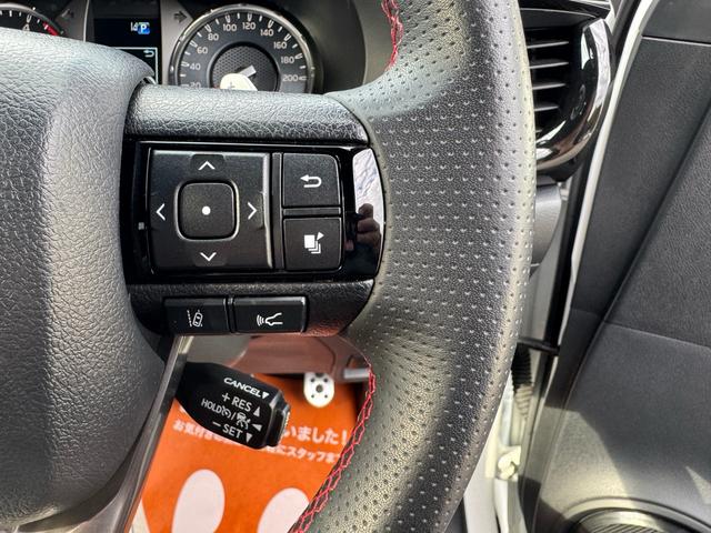 ハイラックス Ｚ　ＧＲスポーツ　ワンオーナー　ユーザー買取　８インチディスプレイオーディオ　ナビ　衝突軽減ブレーキ　全方位カメラ　ＬＥＤヘッドランプ　ハードトノカバー　ＧＲサイドステップ　ＧＲドレスアップマフラー　パールホワイト（65枚目）