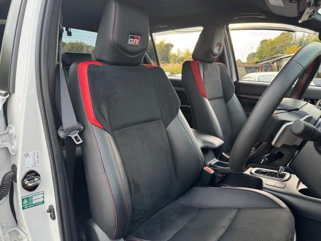 ハイラックス Ｚ　ＧＲスポーツ　ワンオーナー　ユーザー買取　８インチディスプレイオーディオ　ナビ　衝突軽減ブレーキ　全方位カメラ　ＬＥＤヘッドランプ　ハードトノカバー　ＧＲサイドステップ　ＧＲドレスアップマフラー　パールホワイト（69枚目）
