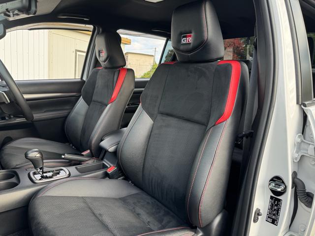 ハイラックス Ｚ　ＧＲスポーツ　ワンオーナー　ユーザー買取　８インチディスプレイオーディオ　ナビ　衝突軽減ブレーキ　全方位カメラ　ＬＥＤヘッドランプ　ハードトノカバー　ＧＲサイドステップ　ＧＲドレスアップマフラー　パールホワイト（71枚目）