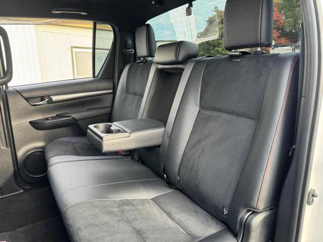 ハイラックス Ｚ　ＧＲスポーツ　ワンオーナー　ユーザー買取　８インチディスプレイオーディオ　ナビ　衝突軽減ブレーキ　全方位カメラ　ＬＥＤヘッドランプ　ハードトノカバー　ＧＲサイドステップ　ＧＲドレスアップマフラー　パールホワイト（72枚目）