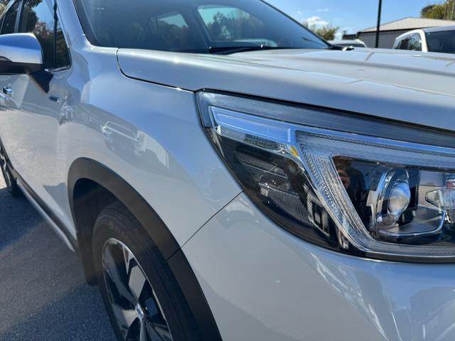 フォレスター アドバンス　１年間走行距離無制限保証　ワンオーナー　禁煙車　サンルーフ　ルーフレール　茶革シート　パワーバックドア　デジタルインナーミラー　　純正８型ナビ　バックカメラ　サイドカメラ　ＬＥＤヘッドライト（18枚目）