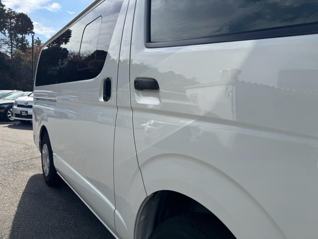 ハイエースバン ロングDX GLパッケージ 法人ワンオーナー ディーゼルターボ LEDヘッドライト パイオニアディスプレイオーディオ バックカメラ 助手席エアバッグ キーレス 令和5年11月197316km時タイミングベルト交換済み(15枚目)