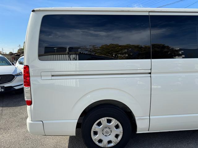 ハイエースバン ロングDX GLパッケージ 法人ワンオーナー ディーゼルターボ LEDヘッドライト パイオニアディスプレイオーディオ バックカメラ 助手席エアバッグ キーレス 令和5年11月197316km時タイミングベルト交換済み(18枚目)