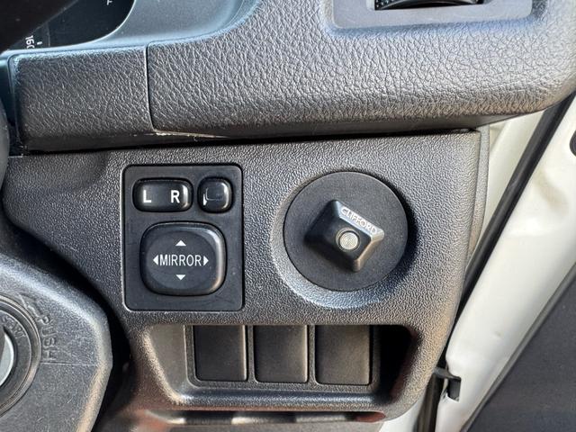 ハイエースバン ロングDX GLパッケージ 法人ワンオーナー ディーゼルターボ LEDヘッドライト パイオニアディスプレイオーディオ バックカメラ 助手席エアバッグ キーレス 令和5年11月197316km時タイミングベルト交換済み(44枚目)