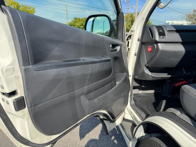 ハイエースバン ロングDX GLパッケージ 法人ワンオーナー ディーゼルターボ LEDヘッドライト パイオニアディスプレイオーディオ バックカメラ 助手席エアバッグ キーレス 令和5年11月197316km時タイミングベルト交換済み(60枚目)