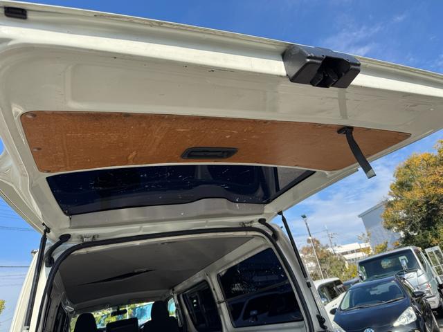 ハイエースバン ロングDX GLパッケージ 法人ワンオーナー ディーゼルターボ LEDヘッドライト パイオニアディスプレイオーディオ バックカメラ 助手席エアバッグ キーレス 令和5年11月197316km時タイミングベルト交換済み(63枚目)