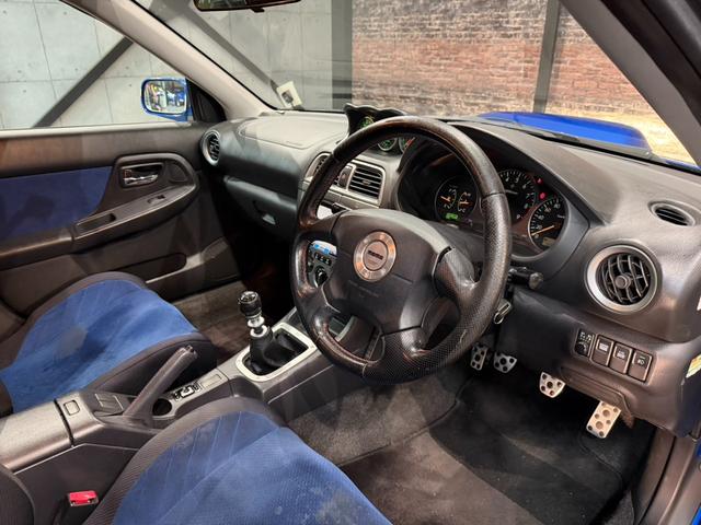 インプレッサ WRX STiリミテッド スバルAWD30周年記念モデル/Eg吸気効率UP/専用ECU/STIゲノムマフラー・3連追加メーター/リミテッド専用エアロパーツ/ファイナルスピード17AW/HDDナビ/CD/DVD/MD(20枚目)
