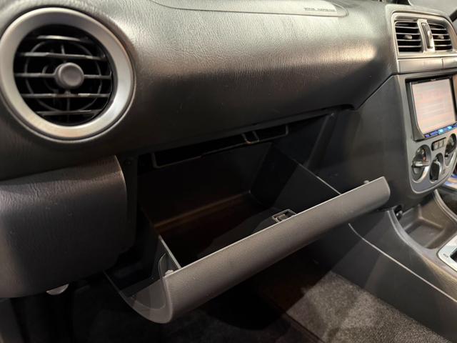 インプレッサ WRX STiリミテッド スバルAWD30周年記念モデル/Eg吸気効率UP/専用ECU/STIゲノムマフラー・3連追加メーター/リミテッド専用エアロパーツ/ファイナルスピード17AW/HDDナビ/CD/DVD/MD(31枚目)