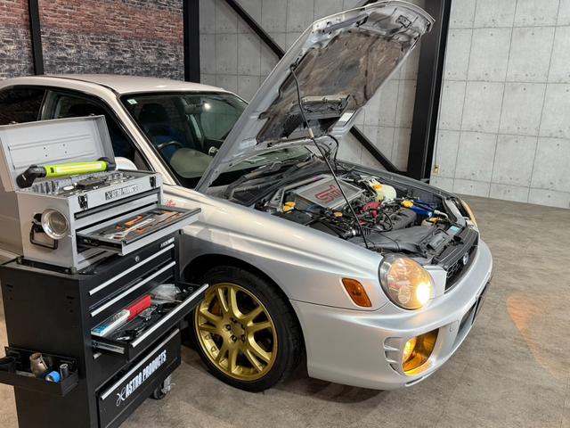 インプレッサ WRX STi HKSリーガマックスマフラー/HKSブースト計/HDDナビ/ターボタイマー/ETC/HIDヘッドライト/純正17インチアルミ/リモコンキー/AWD/6速マニュアル/ボクサーサウンド(4枚目)