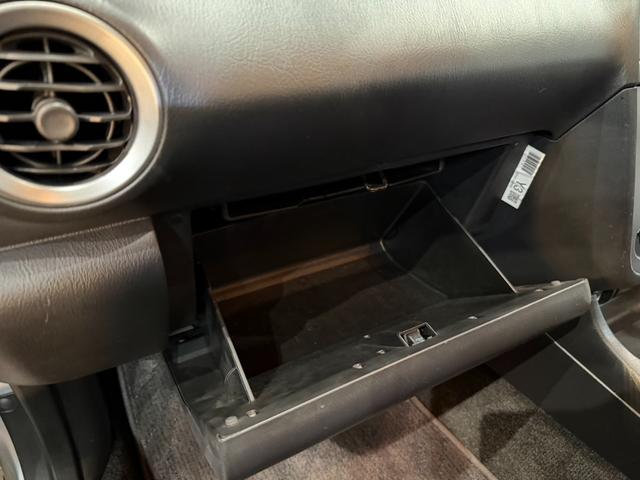 インプレッサ WRX STi HKSリーガマックスマフラー/HKSブースト計/HDDナビ/ターボタイマー/ETC/HIDヘッドライト/純正17インチアルミ/リモコンキー/AWD/6速マニュアル/ボクサーサウンド(30枚目)