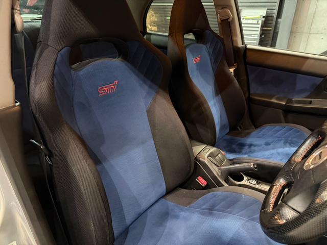 インプレッサ WRX STi HKSリーガマックスマフラー/HKSブースト計/HDDナビ/ターボタイマー/ETC/HIDヘッドライト/純正17インチアルミ/リモコンキー/AWD/6速マニュアル/ボクサーサウンド(33枚目)