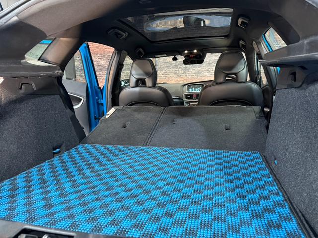 V40 T5 Rデザイン ガラスルーフ/純正18AW/純正ナビ/フルセグ/CD/DVD/HDD/BT/USB/ブラインドスポット/パーキングアシスト/エマブレ/ACC/レーンキープ/ハーフレザーシート/シートヒーター/Bカメラ(41枚目)